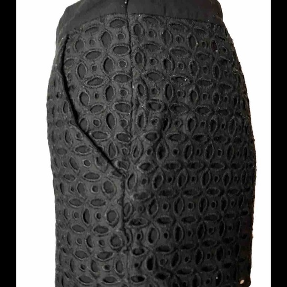 New Susana Monaco Black Eyelet Flat Front w/ Pockets Cotton Shorts Size 2 - Picture 3 of 6